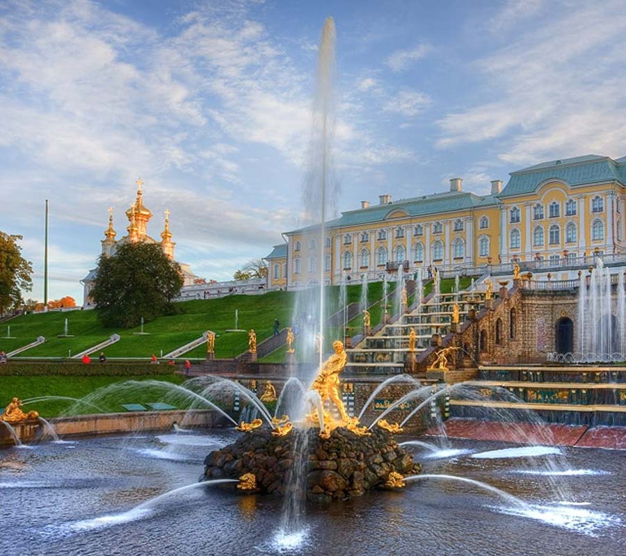 GRAND-PETERHOF-PALACE-front