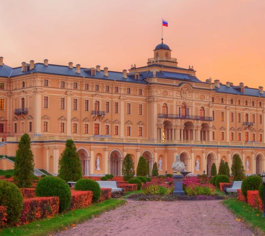 KONSTANTINOVSKY-PALACE-front